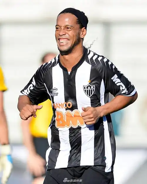 港的中场 港的中场